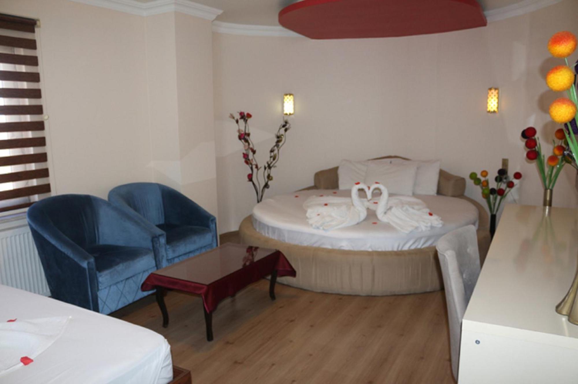 Mesnevi Hotel Konya Bilik gambar