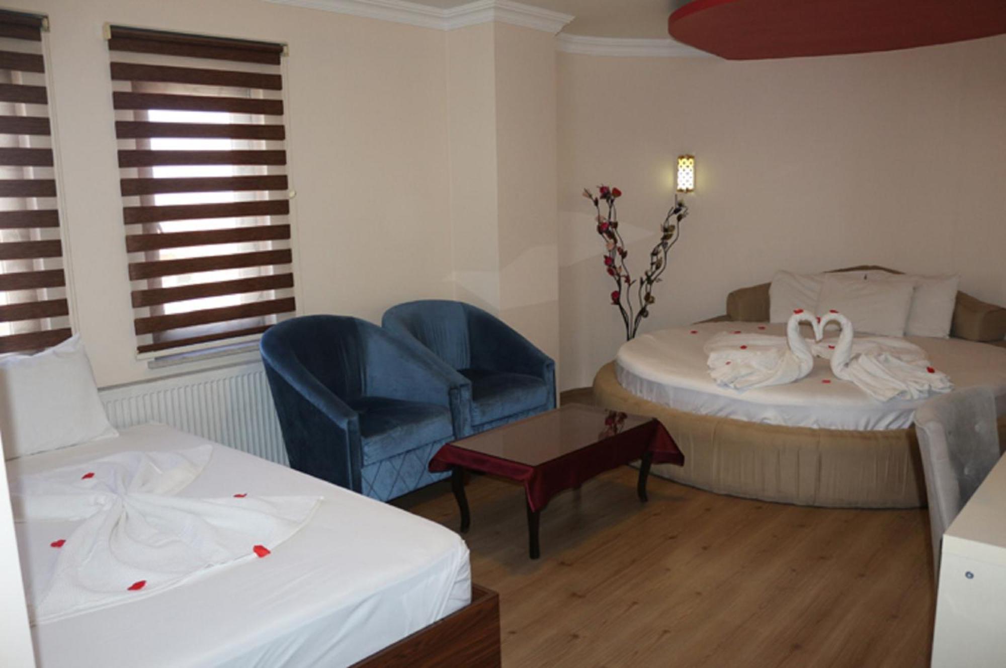 Mesnevi Hotel Konya Bilik gambar